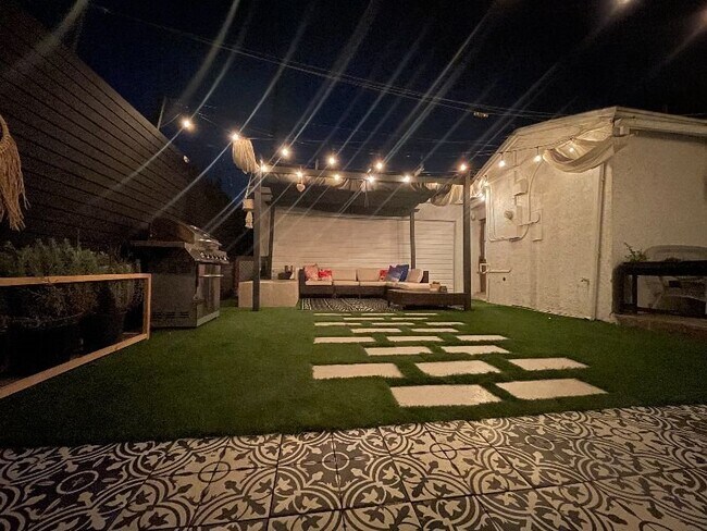 Foto del edificio - 4744 Albury Ave