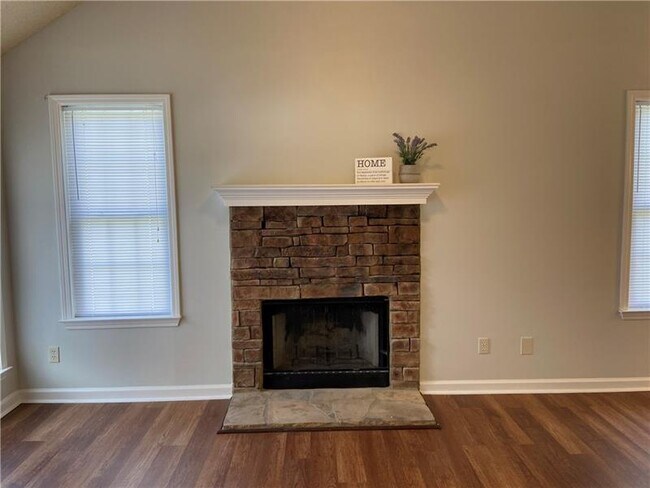 Building Photo - 207 Hillcrest Ridge