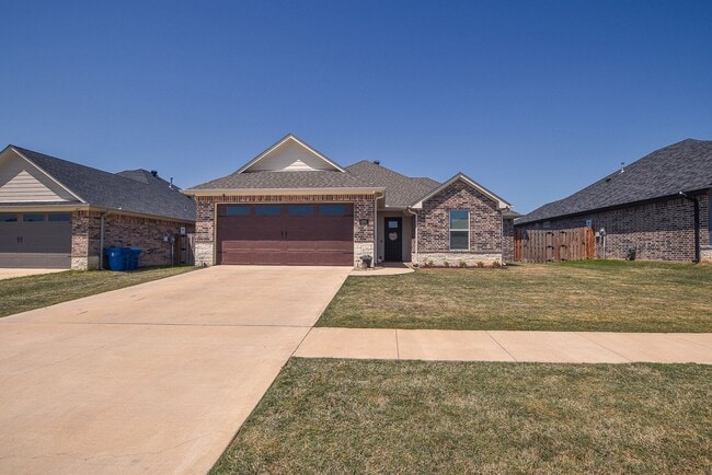 Building Photo - Stunning 3 bedroom 2 bath rental in Whitehouse! – A Must-See!