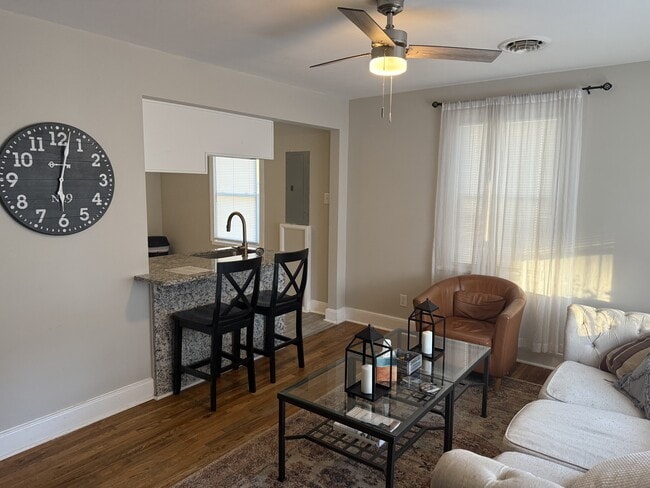 Foto del edificio - 1604 Savannah Ave