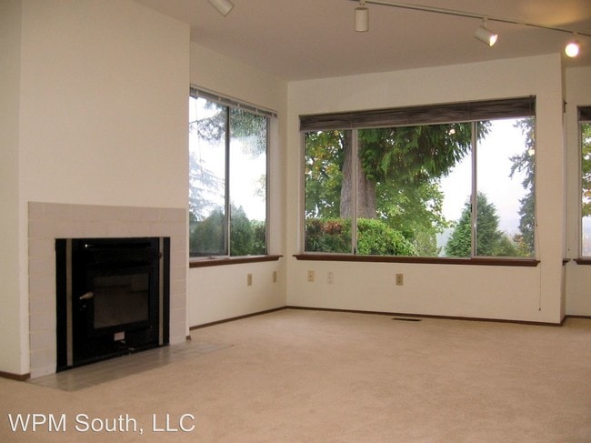 Building Photo - 4 br, 2.5 bath House - 2236 SE 8th Pl