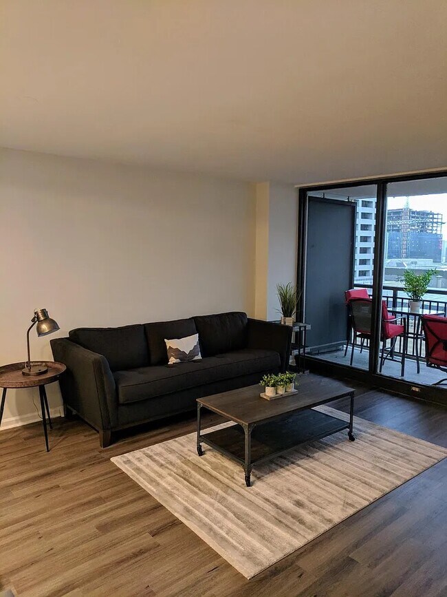 living room - 620 Peachtree St NE