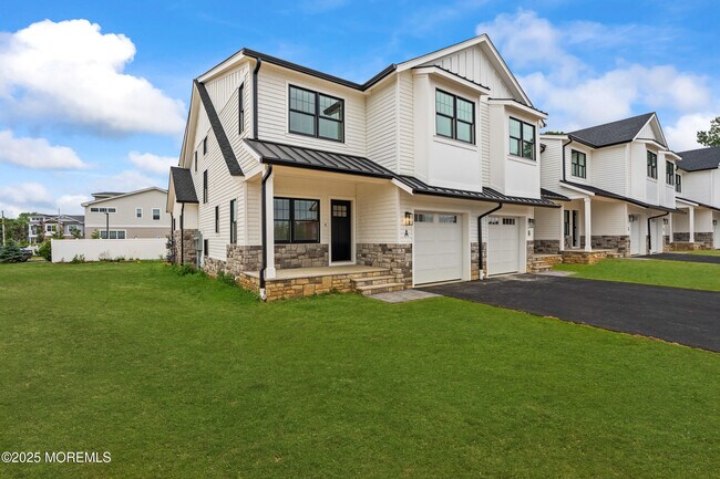 Foto del edificio - 215 Brighton Ave