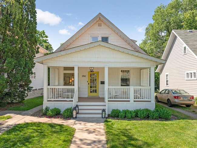 Building Photo - 1742 Dayton Ave