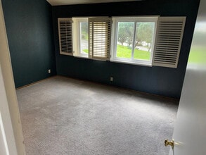 Building Photo - 420 Pointe Pacific Dr