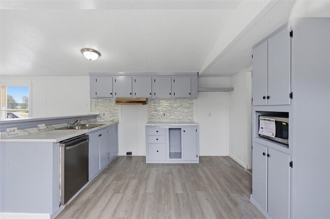 Building Photo - 376 Rae Ln