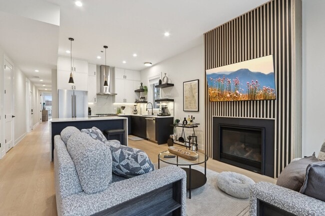 Building Photo - 4119 N Ashland Ave