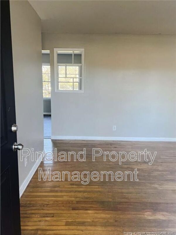 Foto del edificio - 321 Prairie Ct