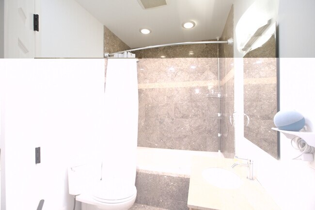Foto del edificio - 2619 N Harding Ave