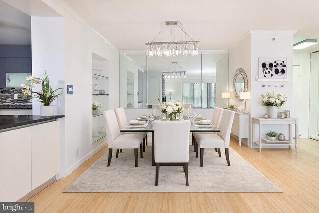 Building Photo - 5902 Mt Eagle Dr