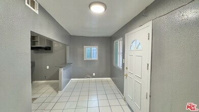 Building Photo - 4052 W 103rd St