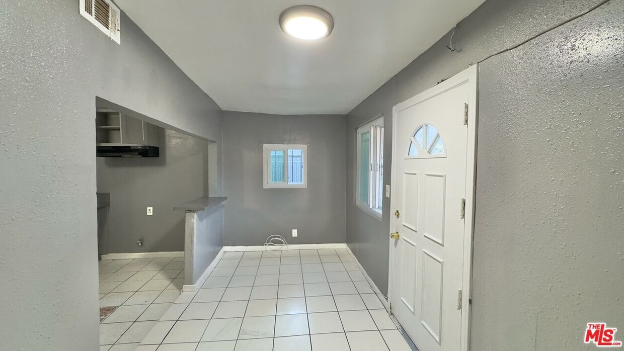 Primary Photo - 4052 W 103rd St