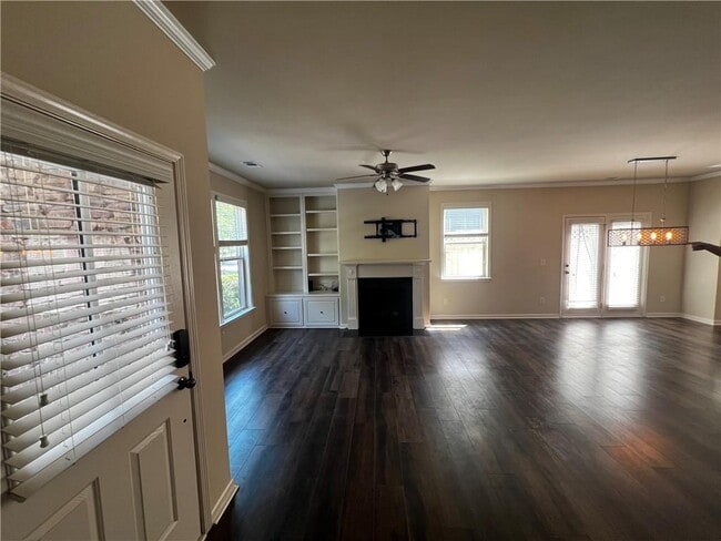 Building Photo - 750 Village Field Ct NW