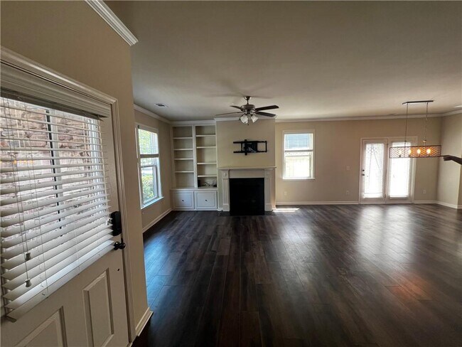Foto del edificio - 750 Village Field Ct NW