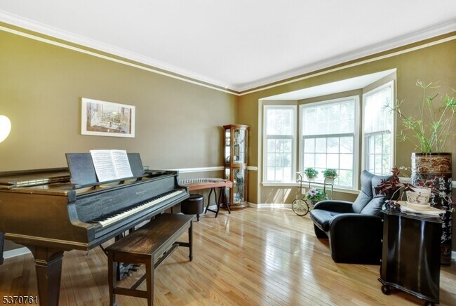 Foto del edificio - 250 Patriot Hill Dr