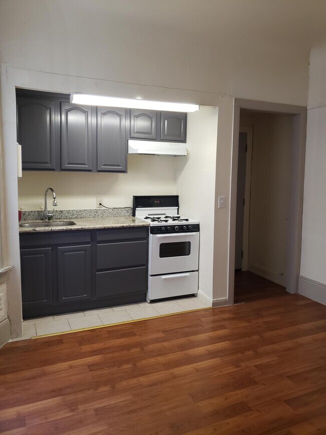 Apt 3 Kitchen - 426 - 428 26th St