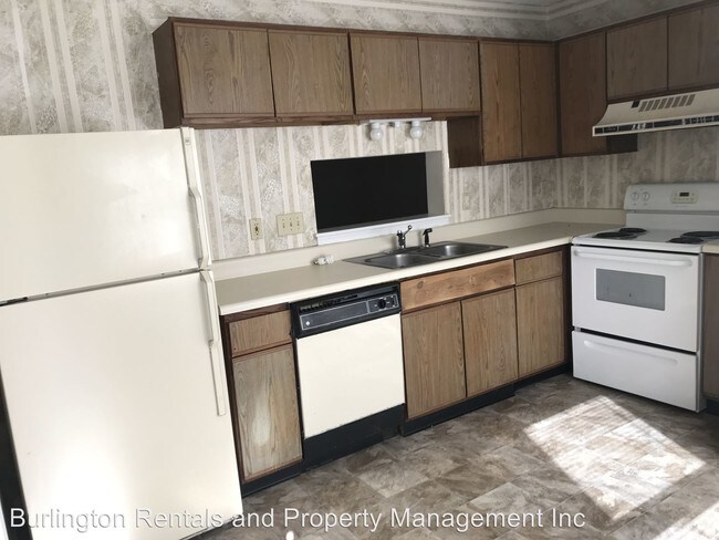 Building Photo - 2322 Lavista Dr