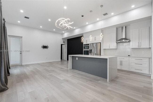 Building Photo - 5734 Buchanan St