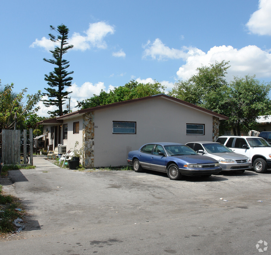 Primary Photo - 1808-1818 NW 9th Ln