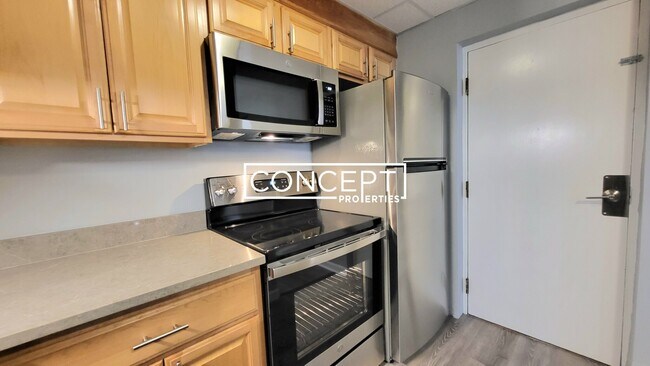 Building Photo - 117 Cross St