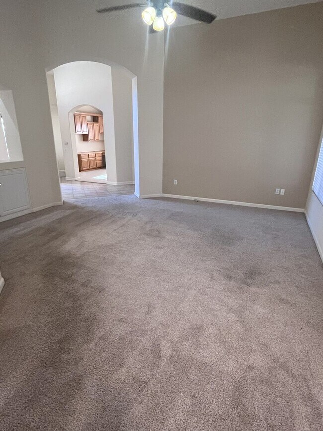 Building Photo - BEAUTIFUL HOME IN SUN CITY ROSEVILLE!!