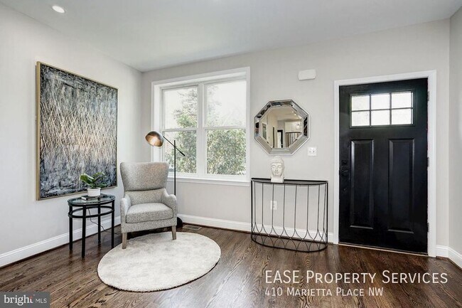 Foto del edificio - 410 Marietta Pl NW