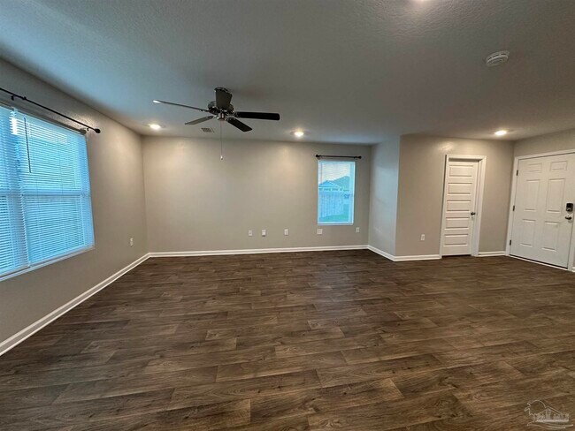 Foto del edificio - 7540 Oak Lake Blvd
