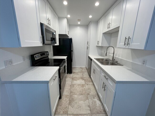 Foto del edificio - Charming 1 Bedroom 1 Bathroom In La Jolla ...