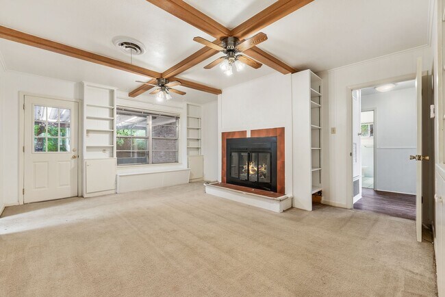 Foto del edificio - 3 Bed, 2 Bath Home for February Move In