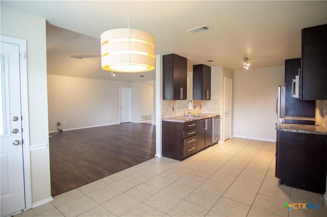 Building Photo - 1809 Herndon Dr