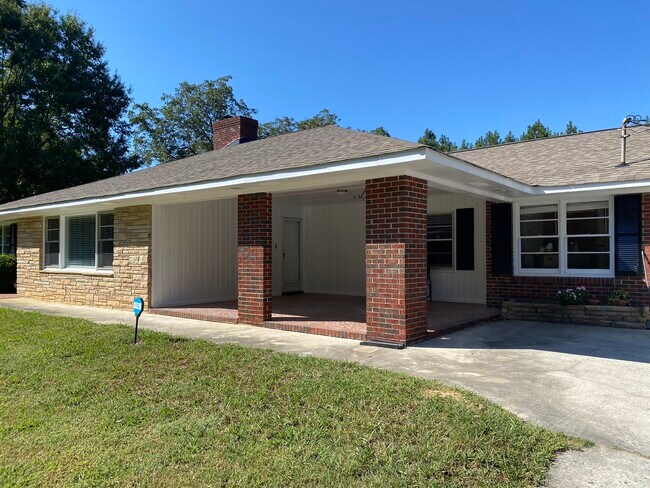 Foto del edificio - 5786 Landrum Rd