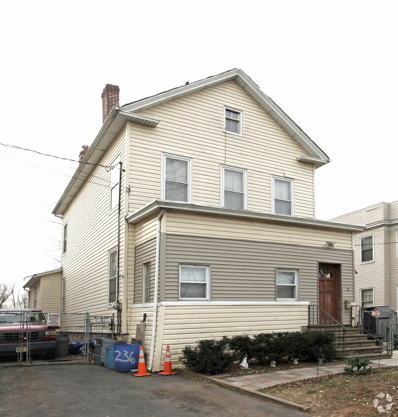 Building Photo - 236 E 1st Ave