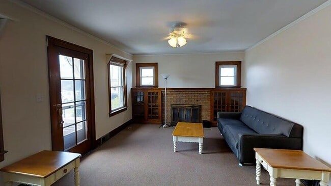 Building Photo - 1501 S State St