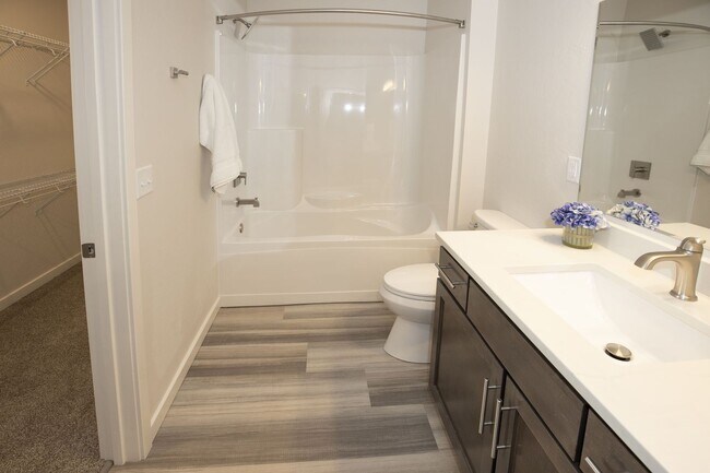 Interior Photo - Howard Lofts