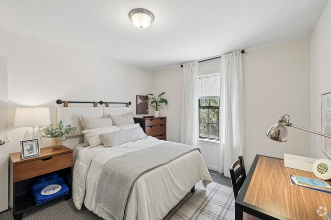 3BR, 3BA - 1,200SF - Primary Bedroom - Yugo Flagstaff Grove