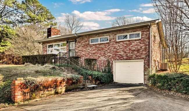 Foto del edificio - 780 Rossview Rd