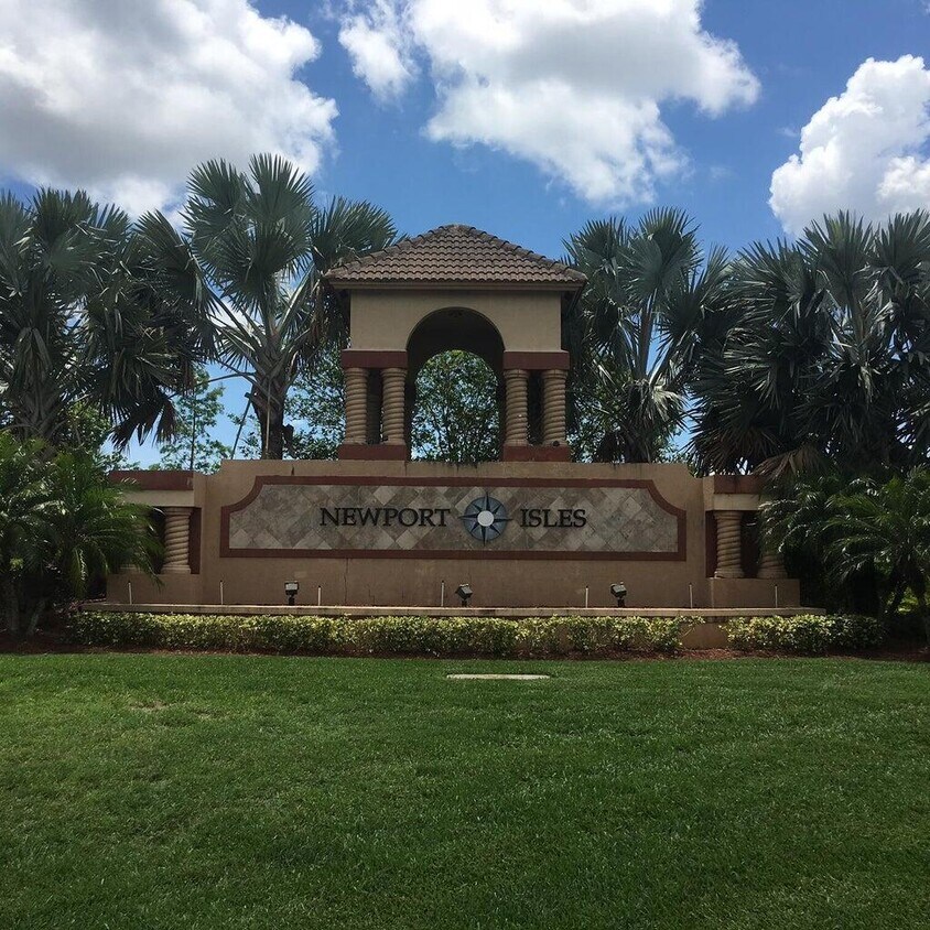 Foto principal - 1999 Newport Isles Blvd