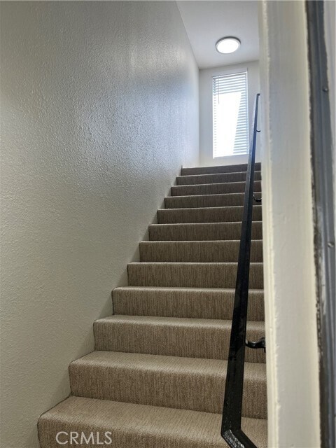 Foto del edificio - 23630 Monument Canyon Dr