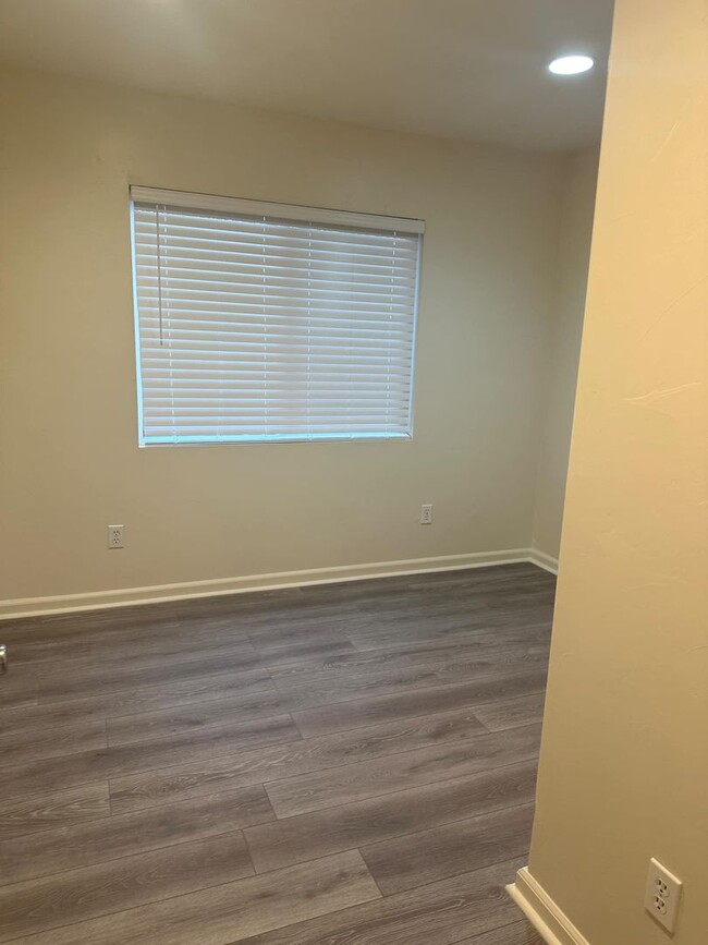 Building Photo - Newly Remodeled 3-Bedroom Home in Citrus H...