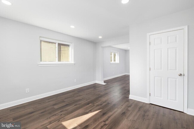 Foto del edificio - 3964 Ames St NE