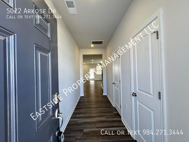 Building Photo - 5022 Arkose Dr