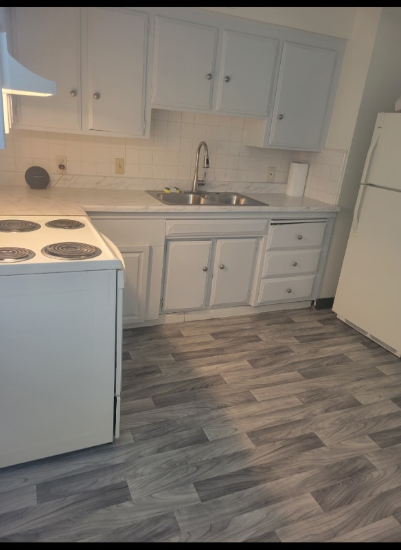 Building Photo - 2421 Country Club Blvd