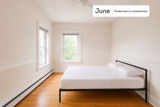 Building Photo - Room in Shared 4 bed/2 bath home in Allston