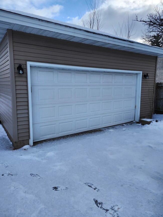 Foto del edificio - 8983 Van Buren St NE