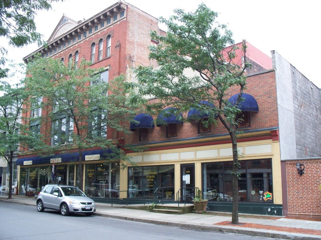 Building Photo - The River Street Lofts