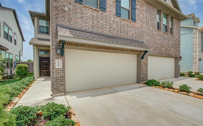 Building Photo - 2519 Terrace Point Dr