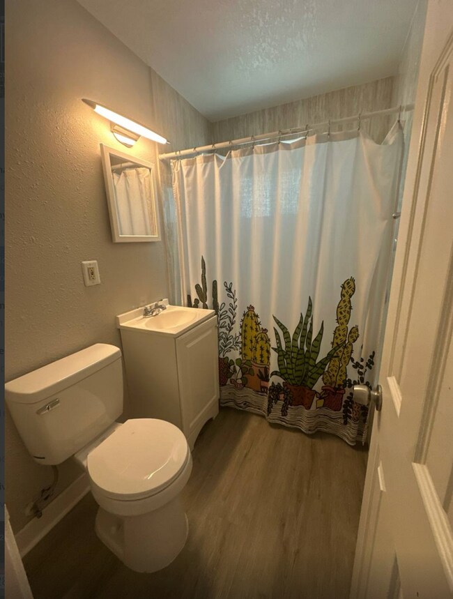 Building Photo - Leila Ave