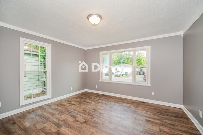 Building Photo - 1415 Woodbirch Avenue