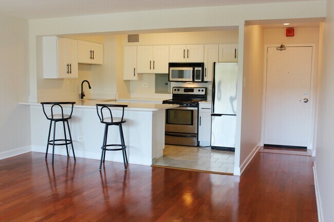 Foto del edificio - 6030 N Sheridan Rd