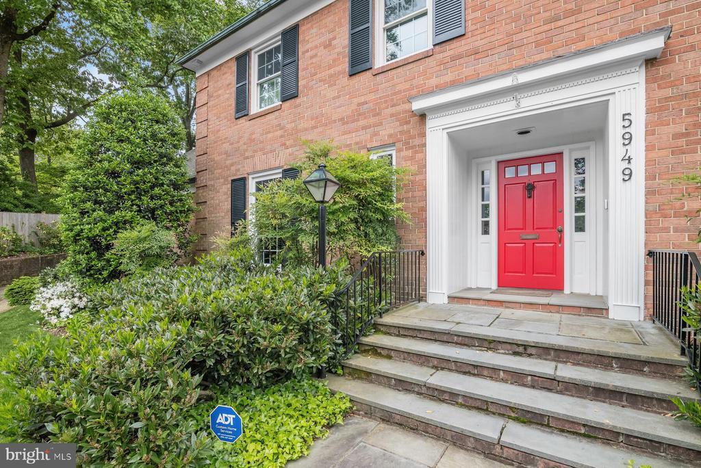 Foto principal - 5949 Searl Terrace